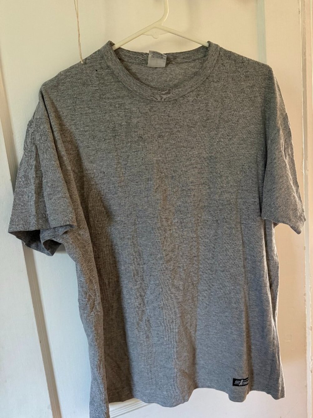 Unisex Gap Athletic Tee in Grey Size Small